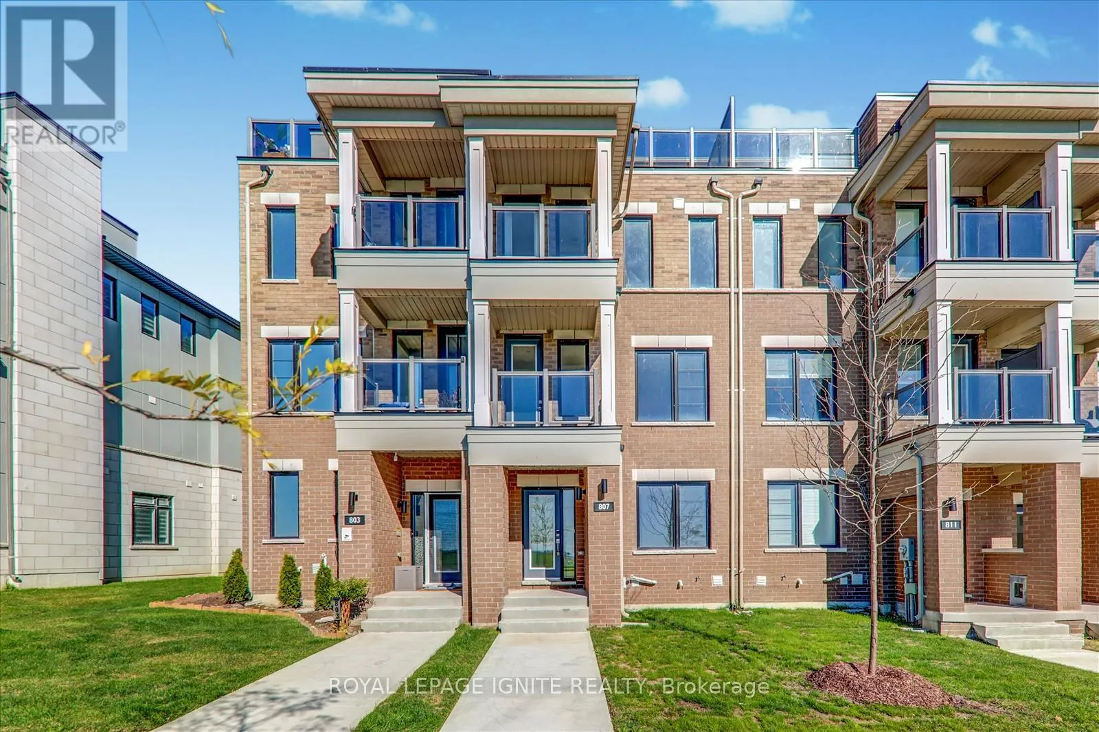 Row / Townhouse for rent: 807 Port Darlington Road, Clarington, Ontario L1C 7G4