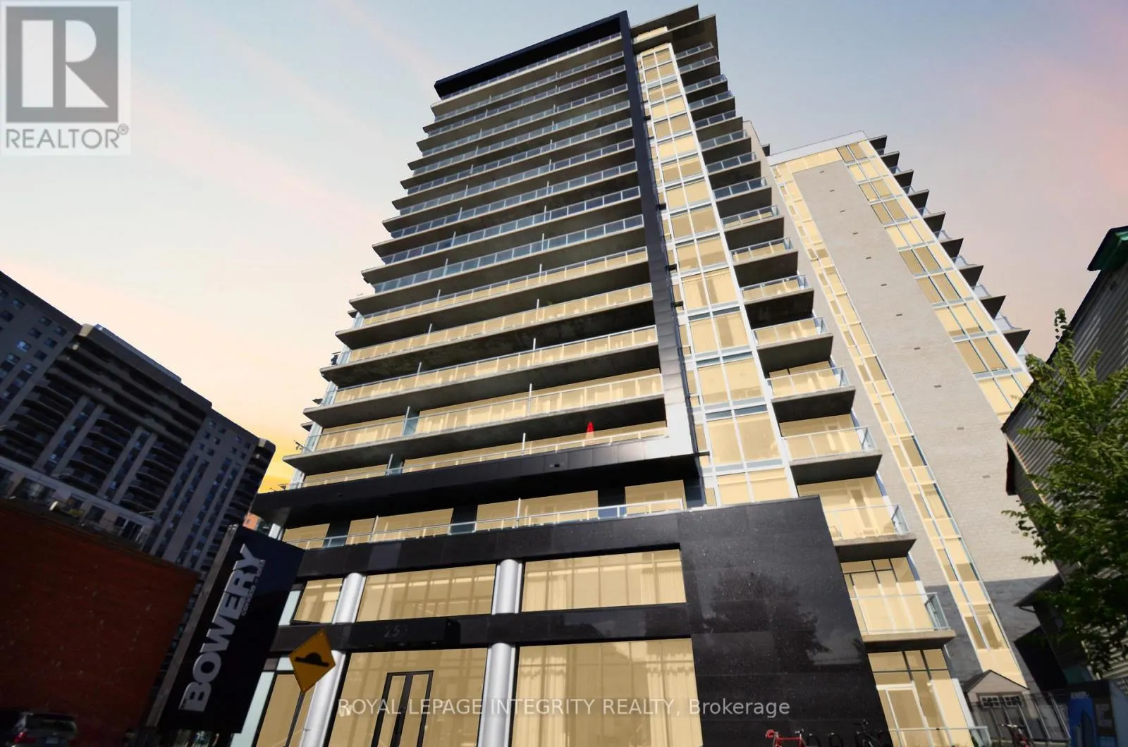 Other for rent: 808 - 255 Bay Street, Ottawa, Ontario K1R 0C5
