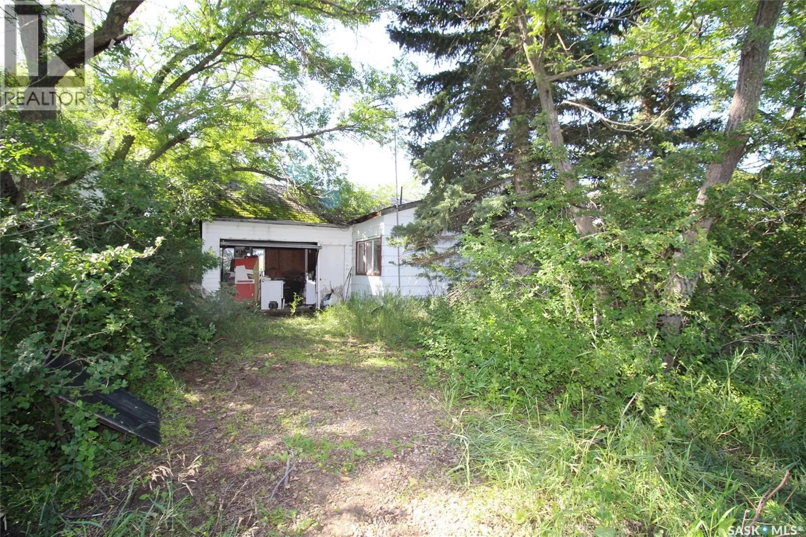 Unknown for rent: 808 2nd Avenue S, Simmie, Saskatchewan S0N 2N0