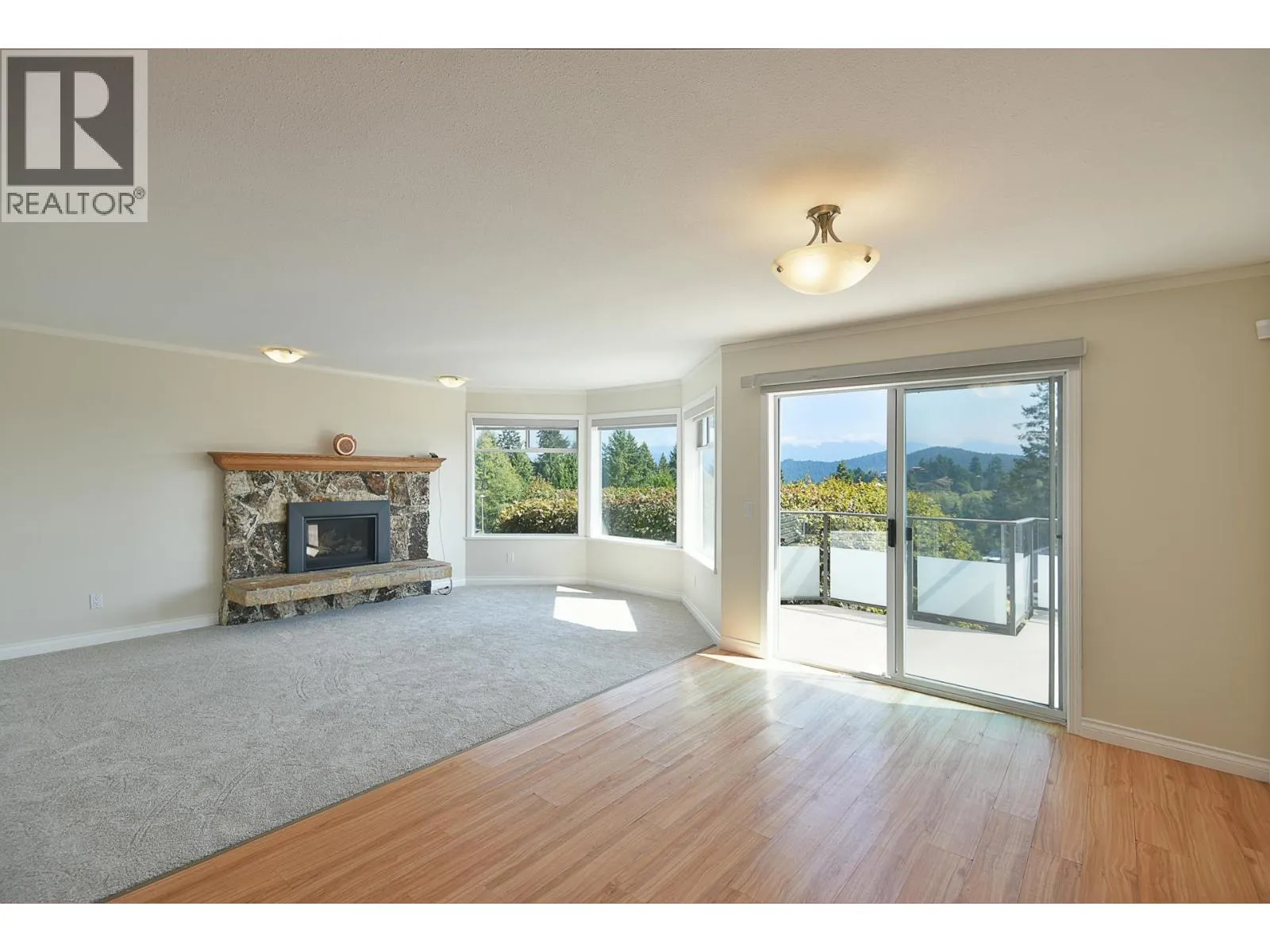 House for rent: 808 Bayview Heights Road, Gibsons, British Columbia V0N 1V8