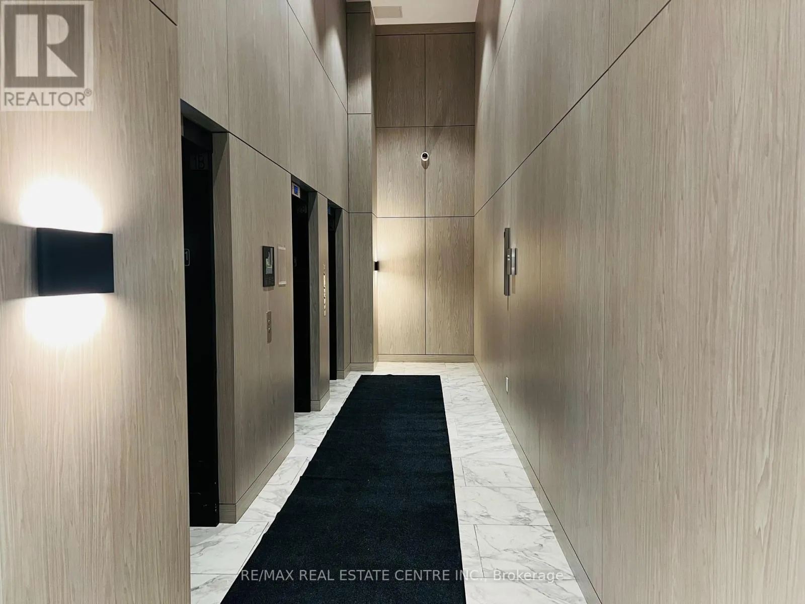 Apartment for rent: 809 - 15 Wellington Street S, Kitchener, Ontario N2G 0E4