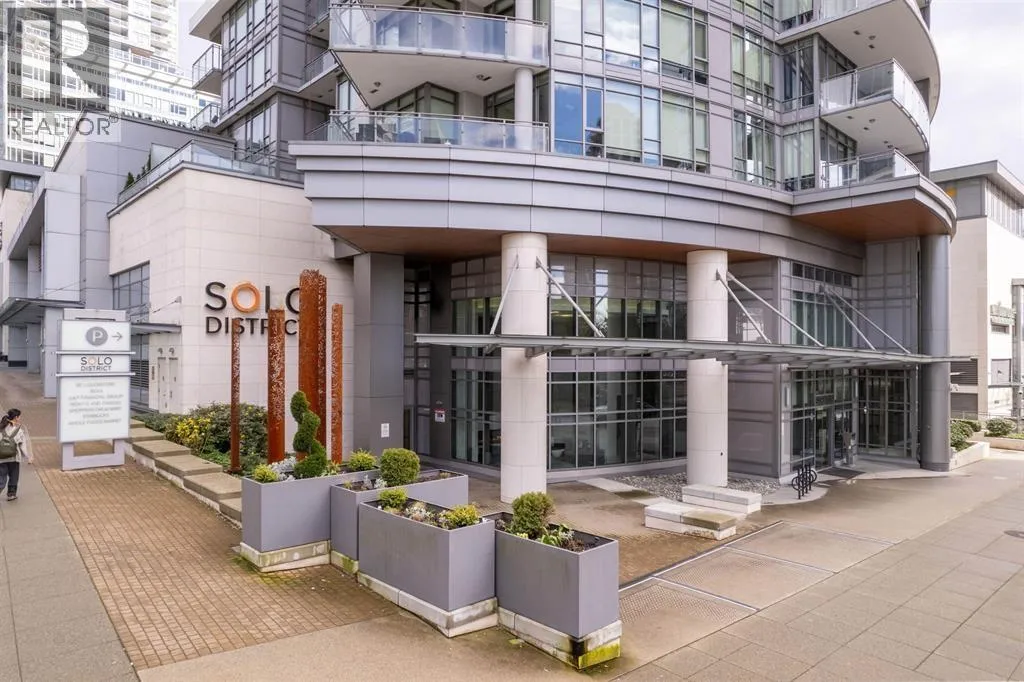 Apartment for rent: 809 2008 Rosser Avenue, Burnaby, British Columbia V5C 0H8