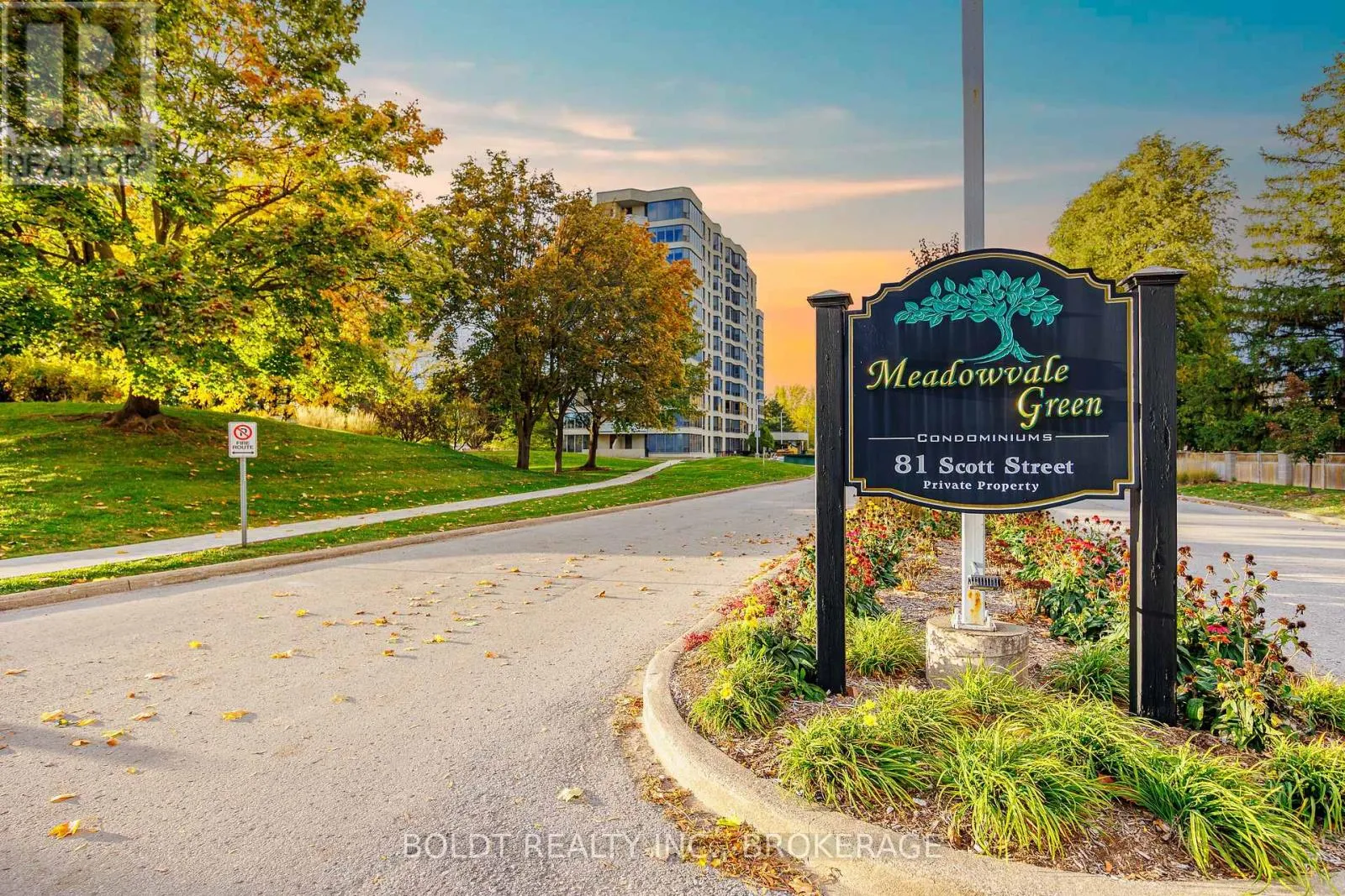 Apartment for rent: 809 - 81 Scott Street, St. Catharines, Ontario L2N 7L5