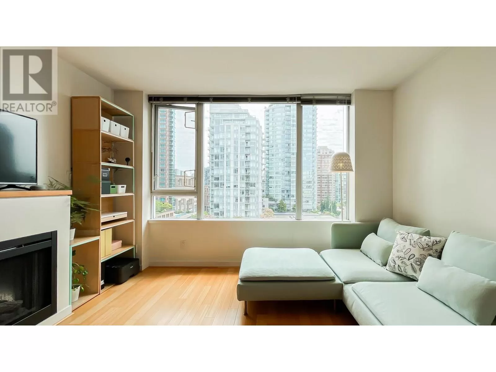 Apartment for rent: 809 822 Seymour Street, Vancouver, British Columbia V6B 1L7