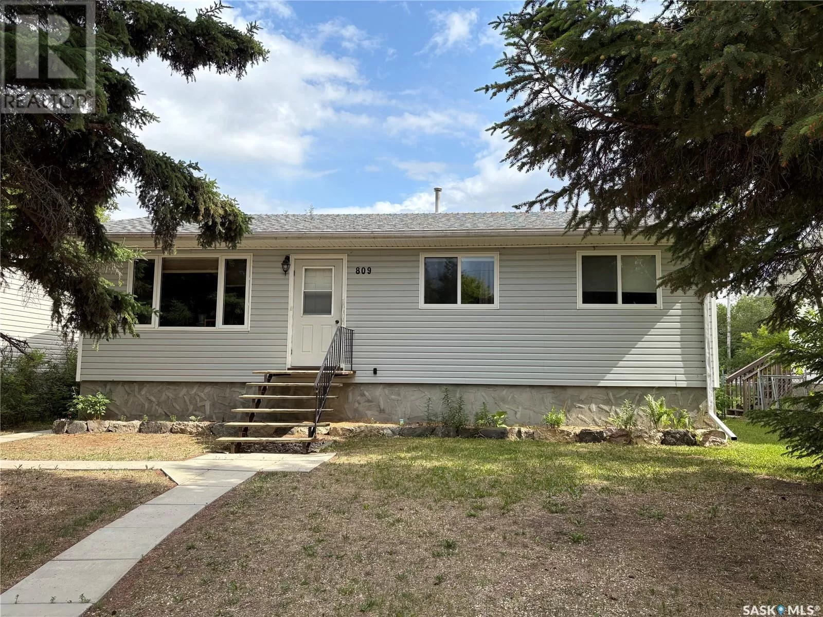 House for rent: 809 Main Street, Big River, Saskatchewan S0J 0E0