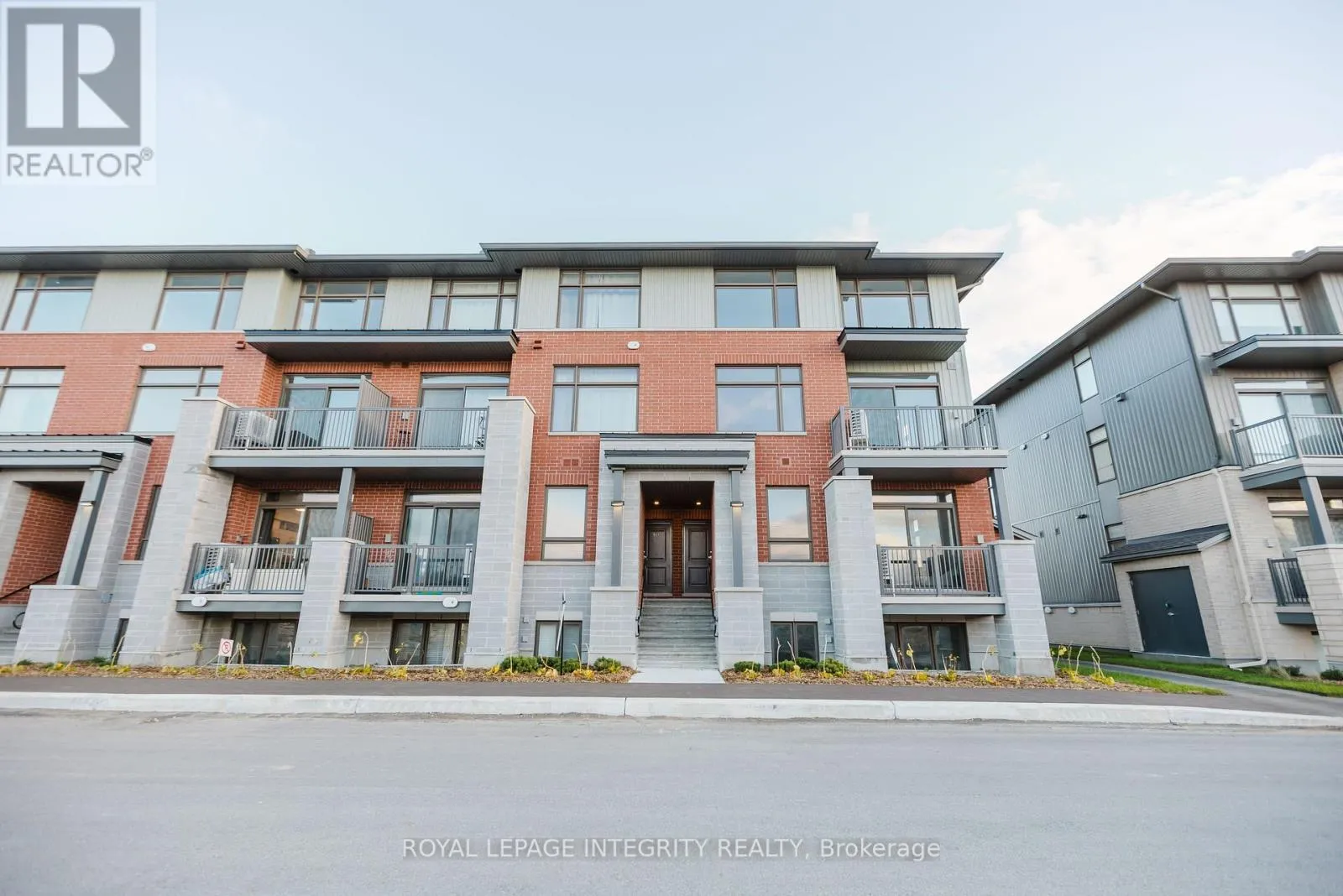 Row / Townhouse for rent: 809 Silhouette Private, Ottawa, Ontario K2J 7J8