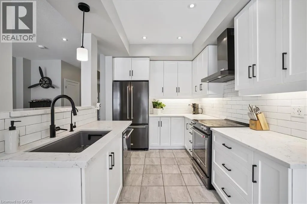 Row / Townhouse for rent: 81 Beasley Grove, Ancaster, Ontario L9K 0J7