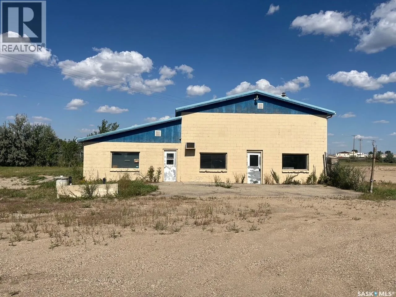 Warehouse for rent: 81 Highway, Estevan, Saskatchewan S4A 2L7