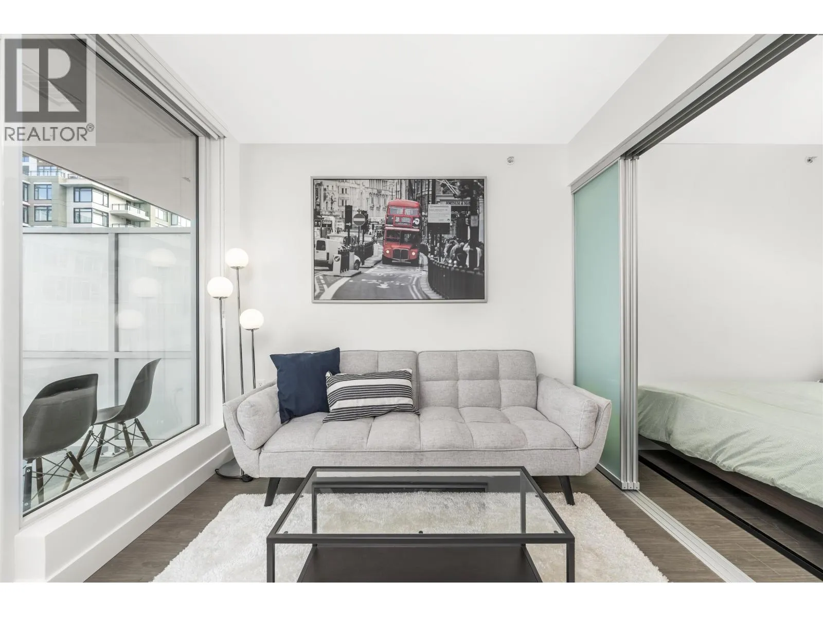 Apartment for rent: 810 6320 No.3 Road, Richmond, British Columbia V6Y 0L5