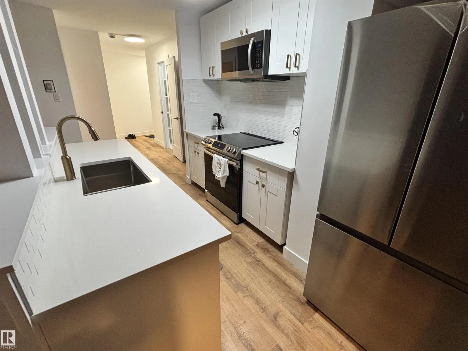 Apartment for rent: #811 10883 Saskatchewan Dr Nw, Edmonton, Alberta T6E 4S6