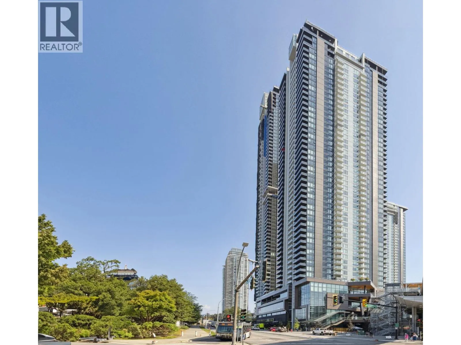 Apartment for rent: 811 2186 Gilmore Avenue, Burnaby, British Columbia V5C 0N7