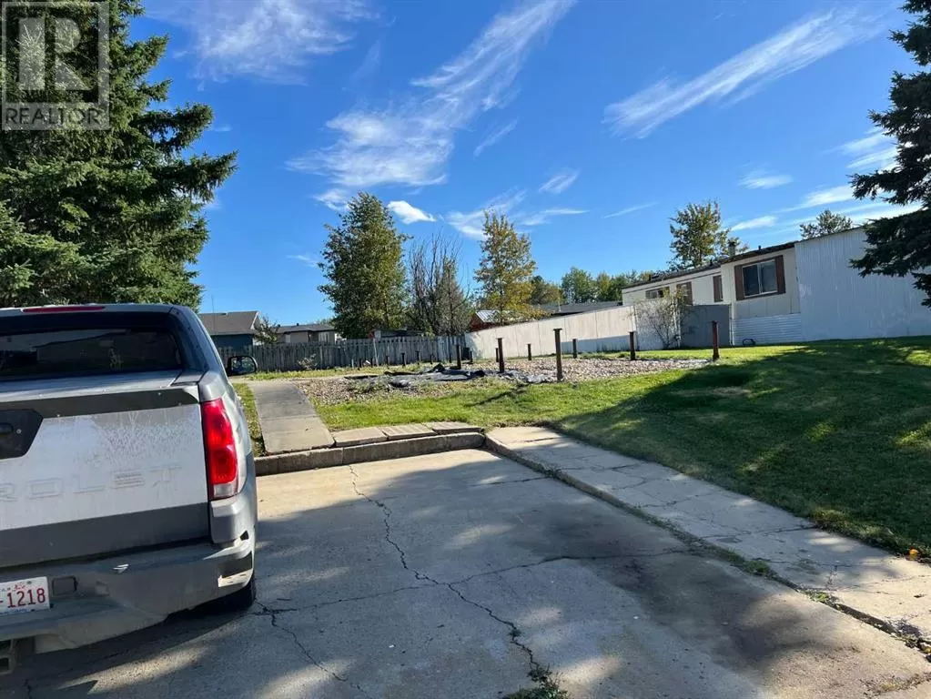 811 5 A Street, Fox Creek, Alberta T0H 1P0