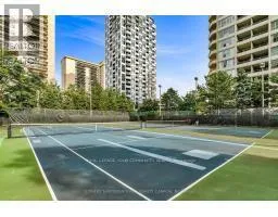 Apartment for rent: 811 - 80 Quebec Avenue, Toronto, Ontario M6P 4B7