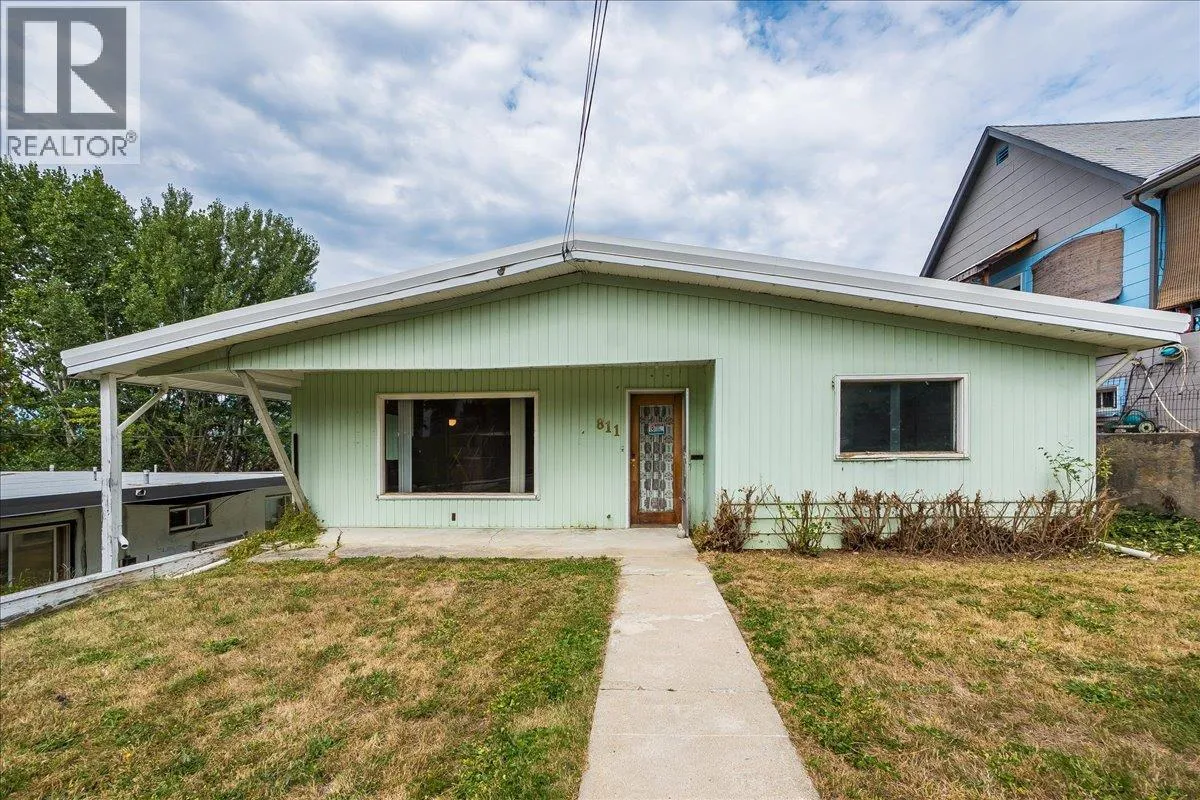 House for rent: 811 Latimer Street, Nelson, British Columbia V1L 4V6