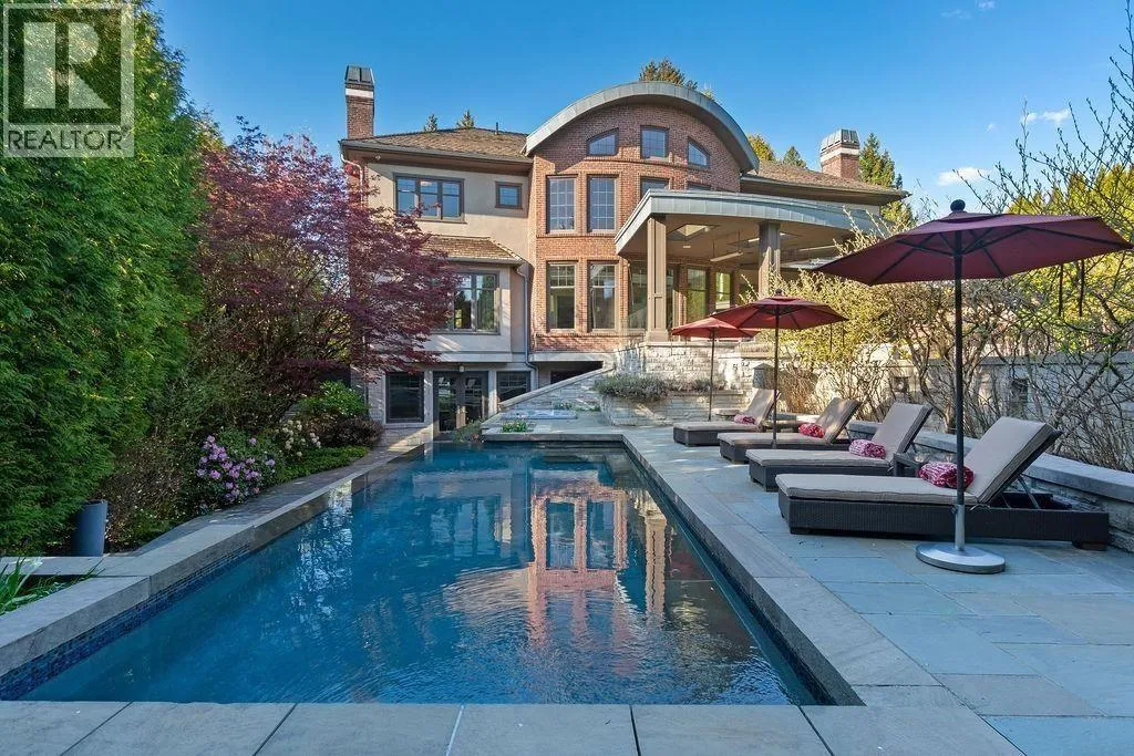 House for rent: 8112 Government Road, Burnaby, British Columbia V5A 2E2