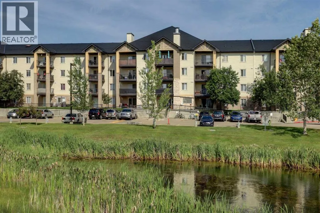 Apartment for rent: 8118, 304 Mackenzie Way Sw, Airdrie, Alberta T0C 2V0