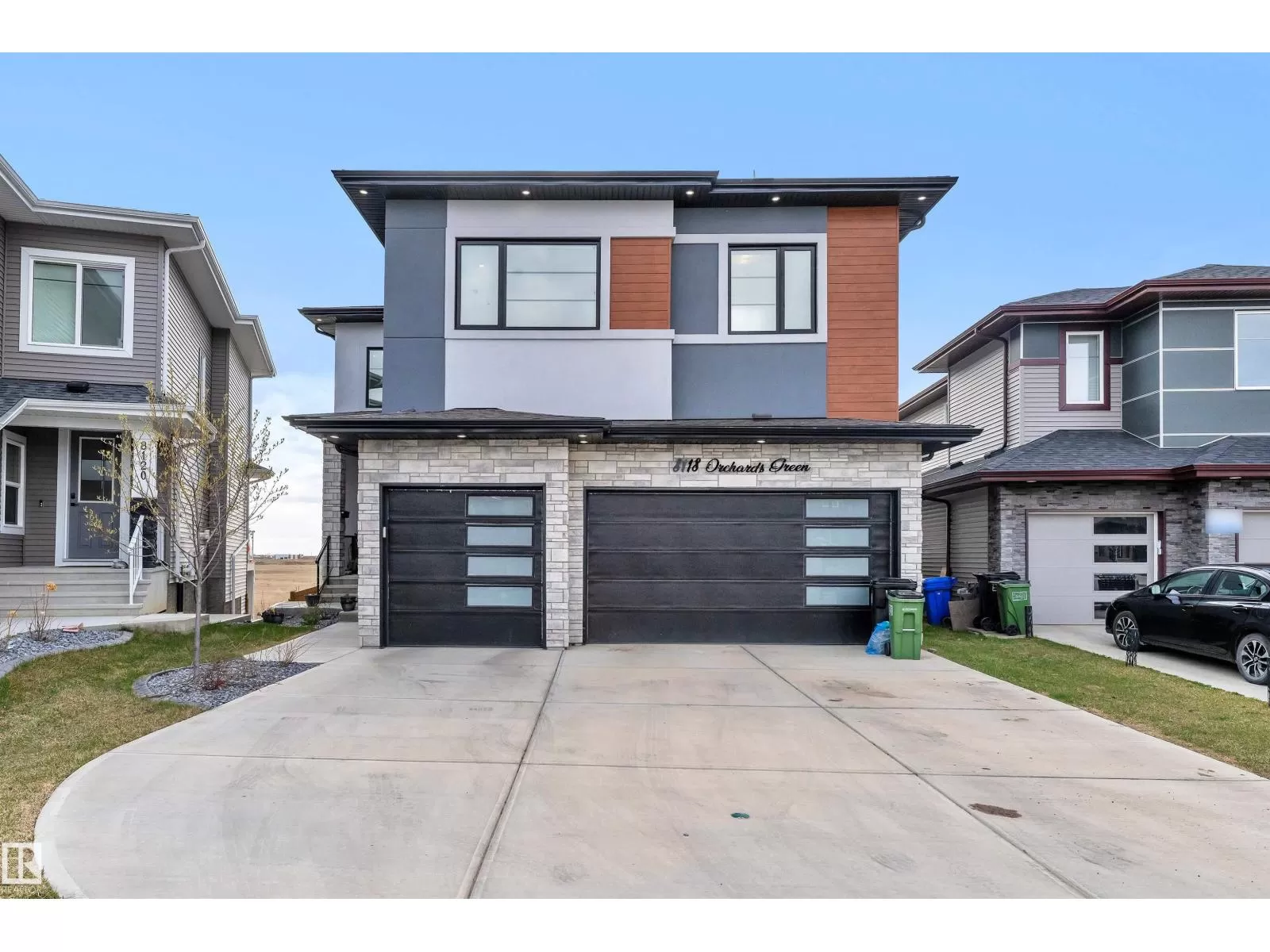 House for rent: 8118 Orchards Green Gr Sw, Edmonton, Alberta T6X 2N5