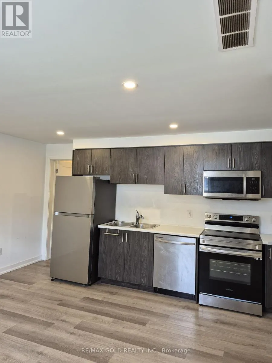 Row / Townhouse for rent: 812 - 4263 Fourth Avenue, Niagara Falls, Ontario L2E 0C3