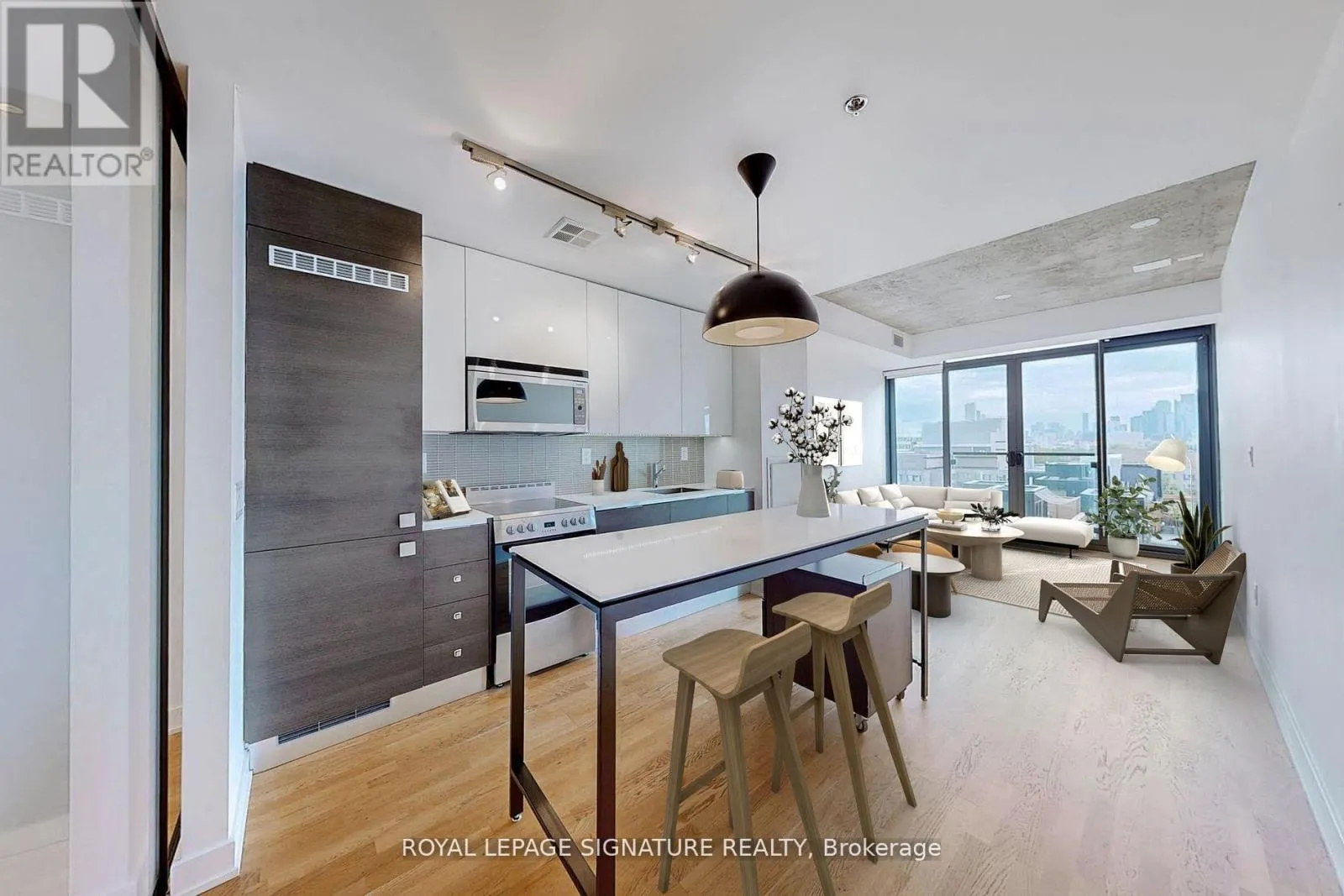 Apartment for rent: 812 - 8 Dovercourt Road, Toronto, Ontario M6J 0B6