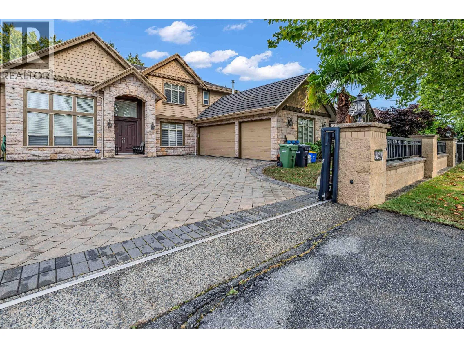 House for rent: 8120 Elsmore Road, Richmond, British Columbia V7C 1Z8