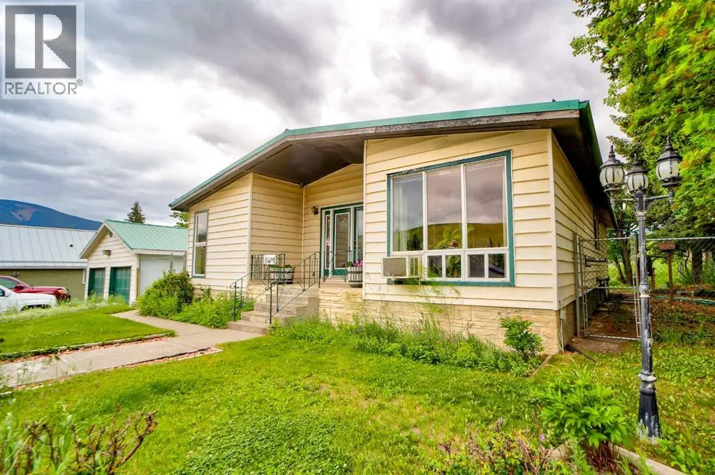 House for rent: 8126 20 Avenue, Coleman, Alberta T0K 0M0