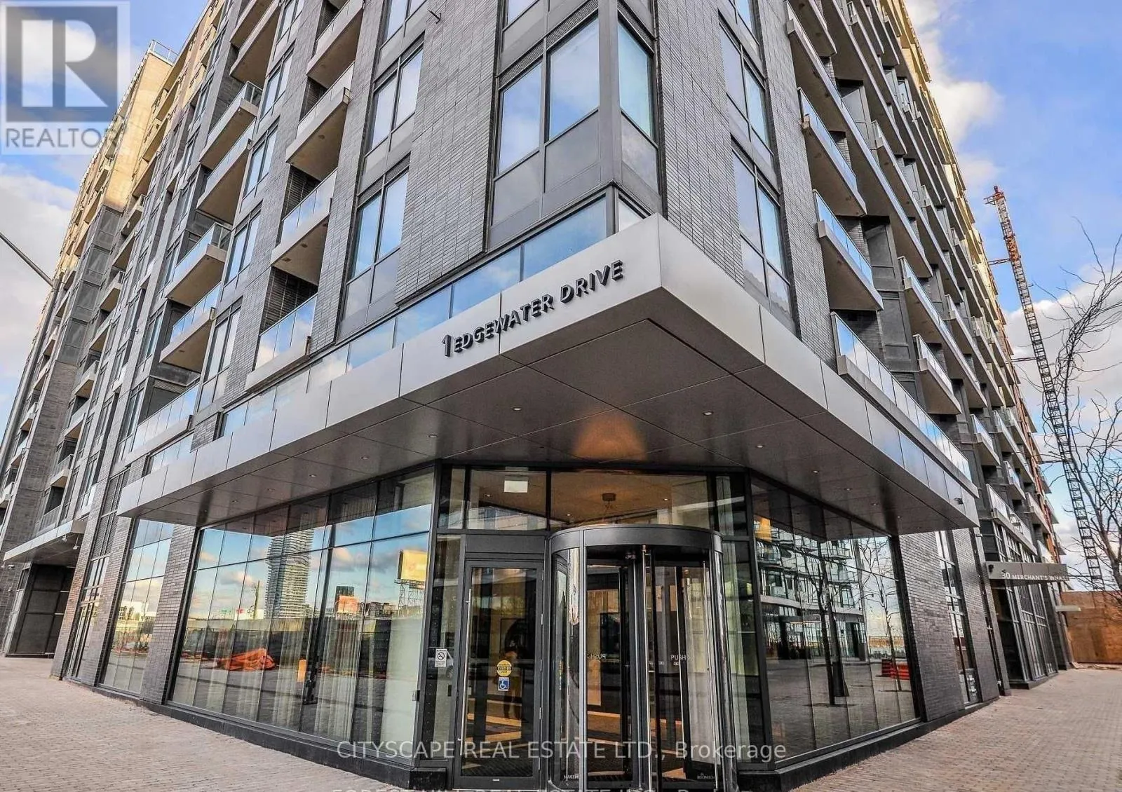 Apartment for rent: 813 - 1 Edgewater Drive, Toronto, Ontario M5A 0L1