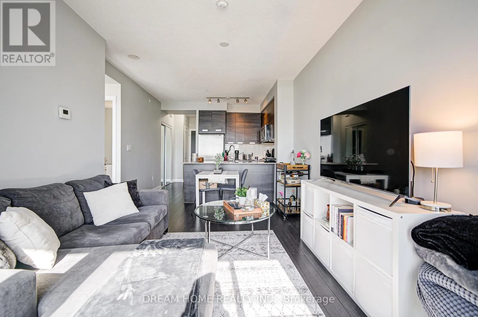 Apartment for rent: 813 - 5033 Four Springs Avenue, Mississauga, Ontario L5R 0G6