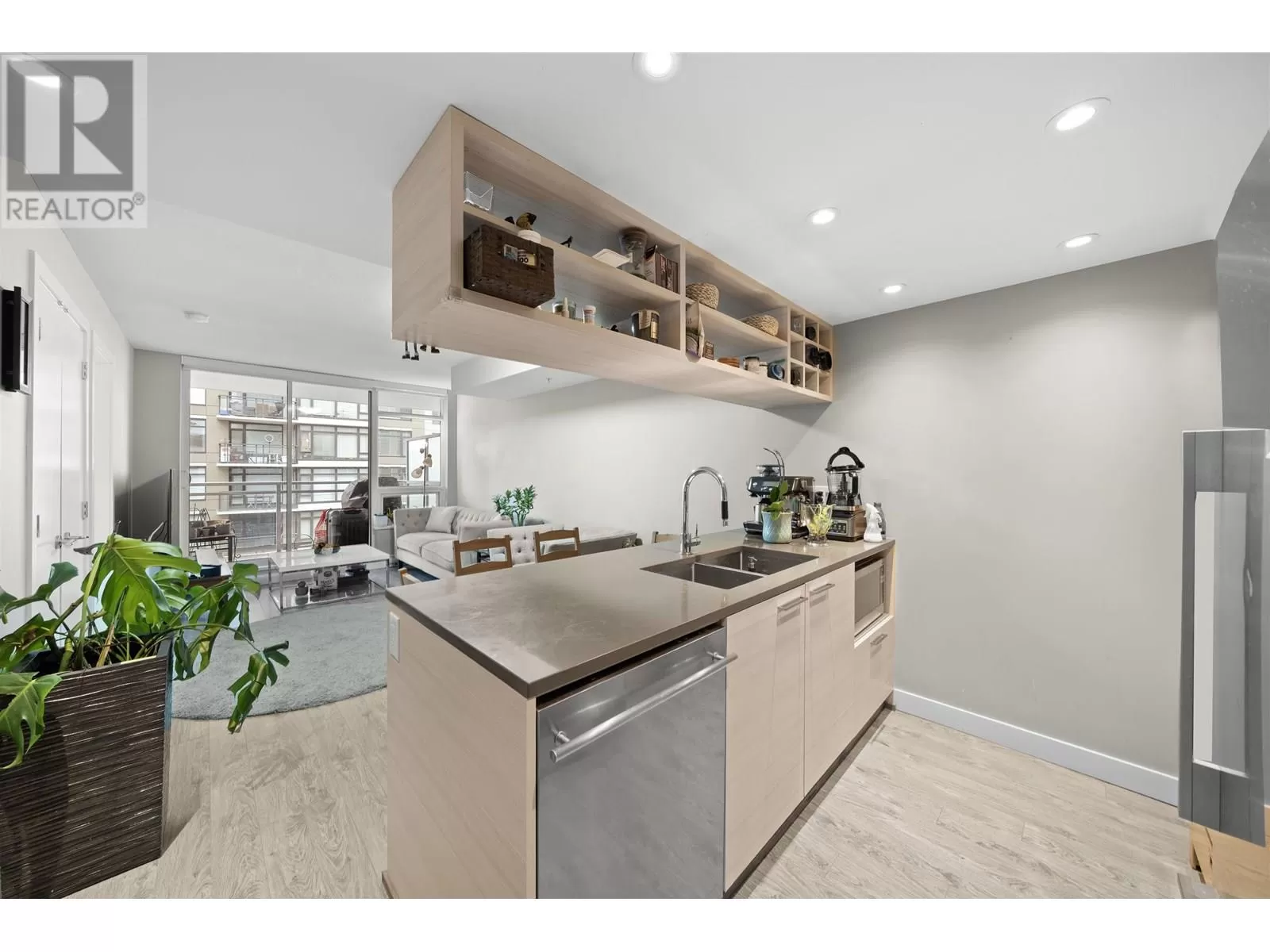 Apartment for rent: 813 6188 No. 3 Road, Richmond, British Columbia V6Y 0J3