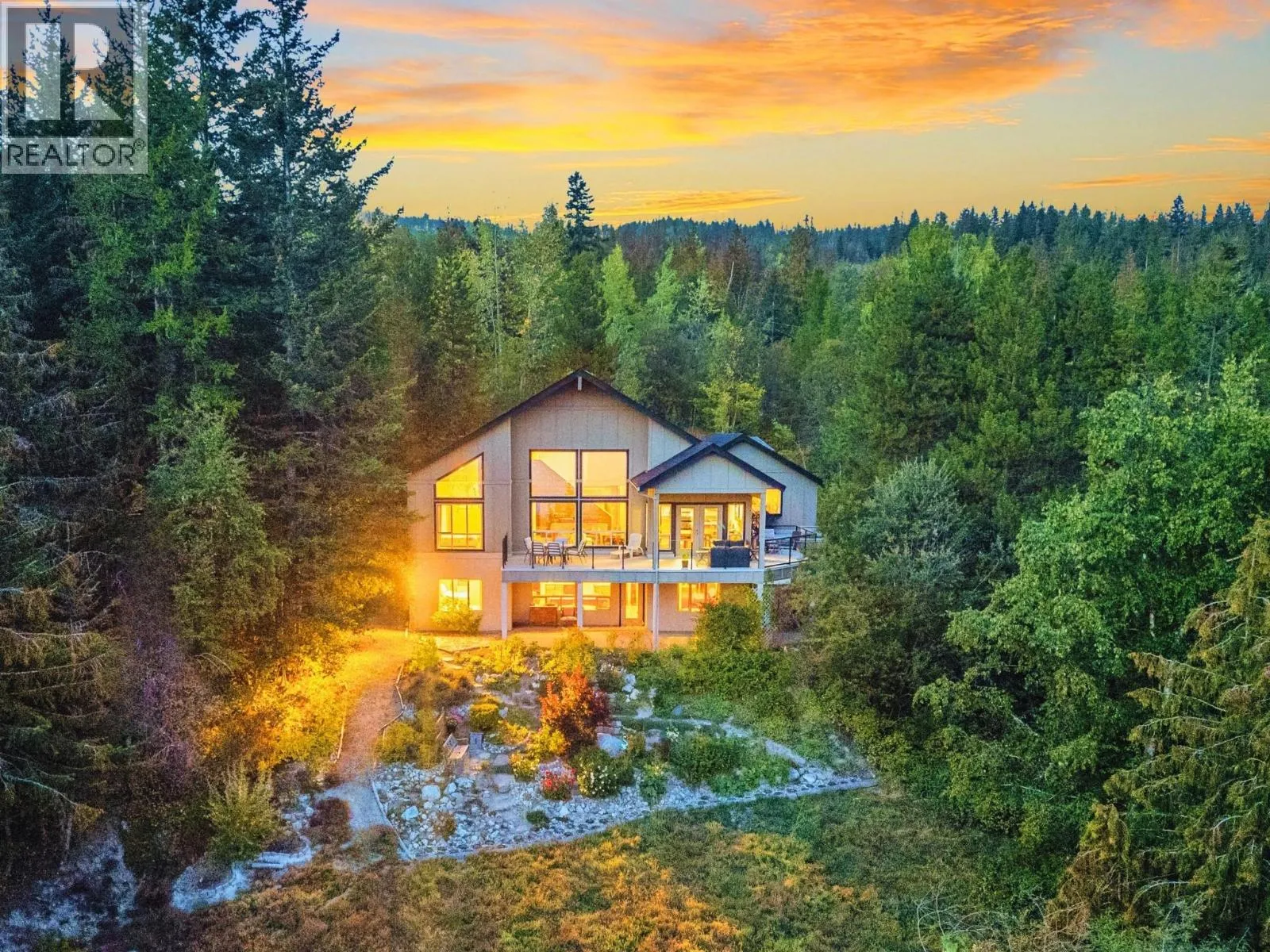 House for rent: 8130 Jackpine Road, Vernon, British Columbia V1B 3M9