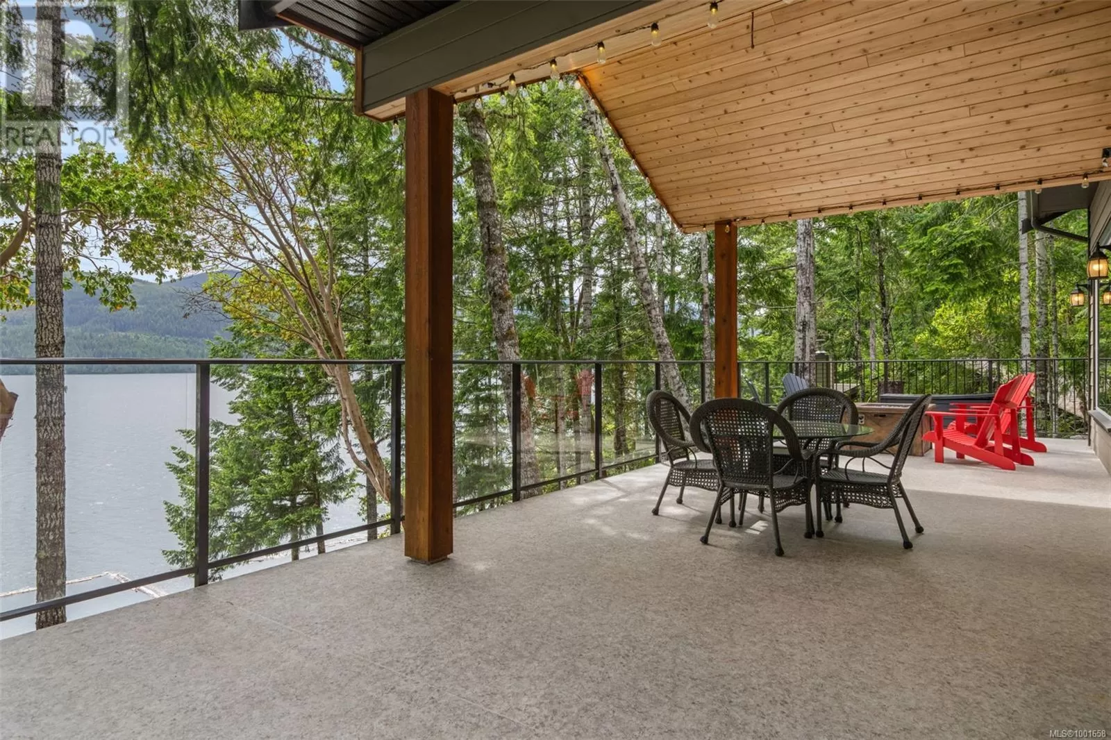 House for rent: 8130 Sa-seen-os Cres, Youbou, British Columbia V0R 3E1