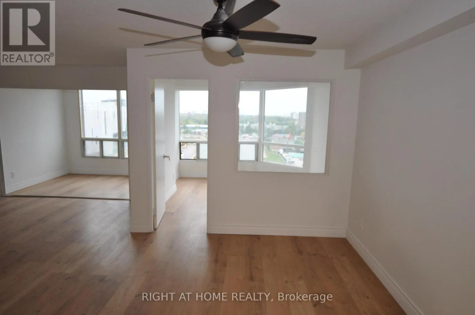 Apartment for rent: 815 - 115 Hillcrest Avenue, Mississauga, Ontario L5B 3Y9