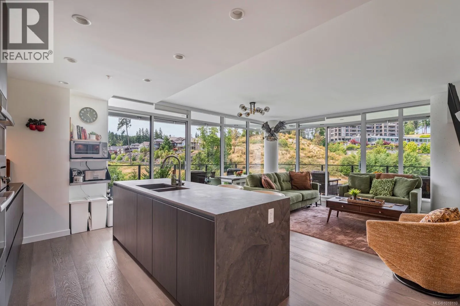 Apartment for rent: 815 2000 Hannington Rd, Langford, British Columbia V9B 7C1