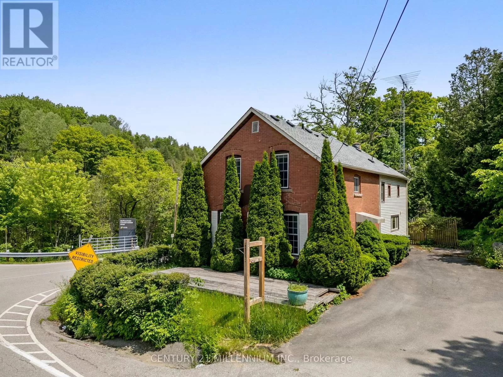 House for rent: 815 Forks Of The Credit Road, Caledon, Ontario L7K 0E7