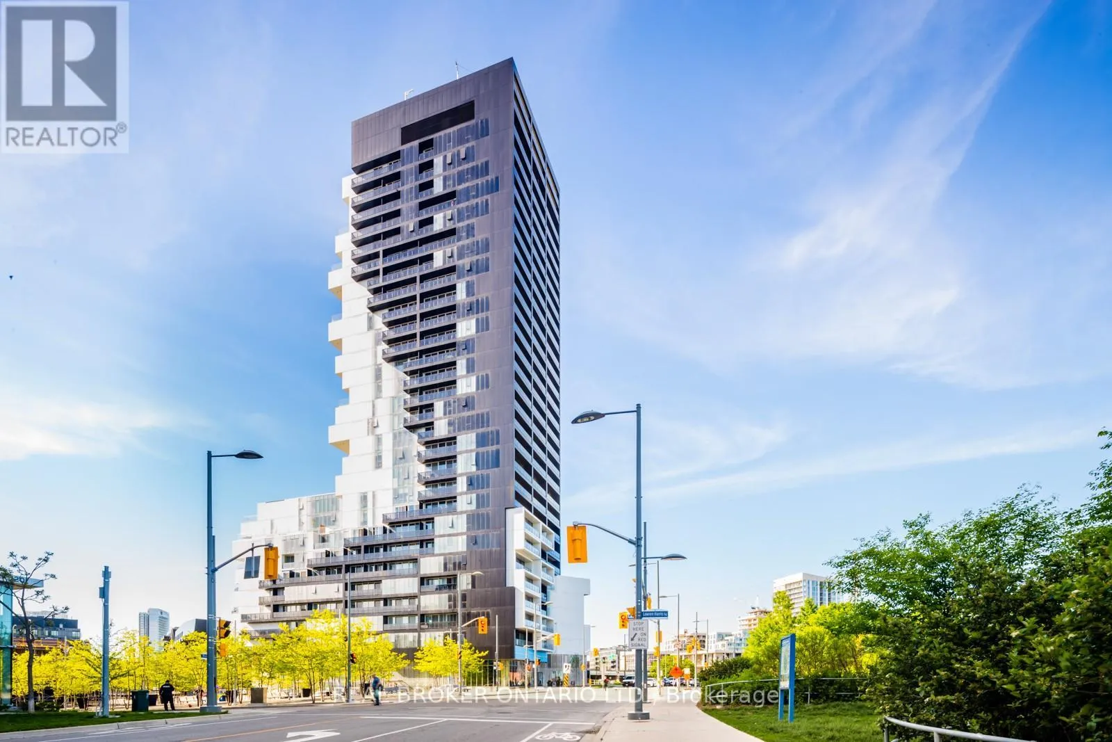 Apartment for rent: 817 - 170 Bayview Avenue, Toronto, Ontario M5A 0M4