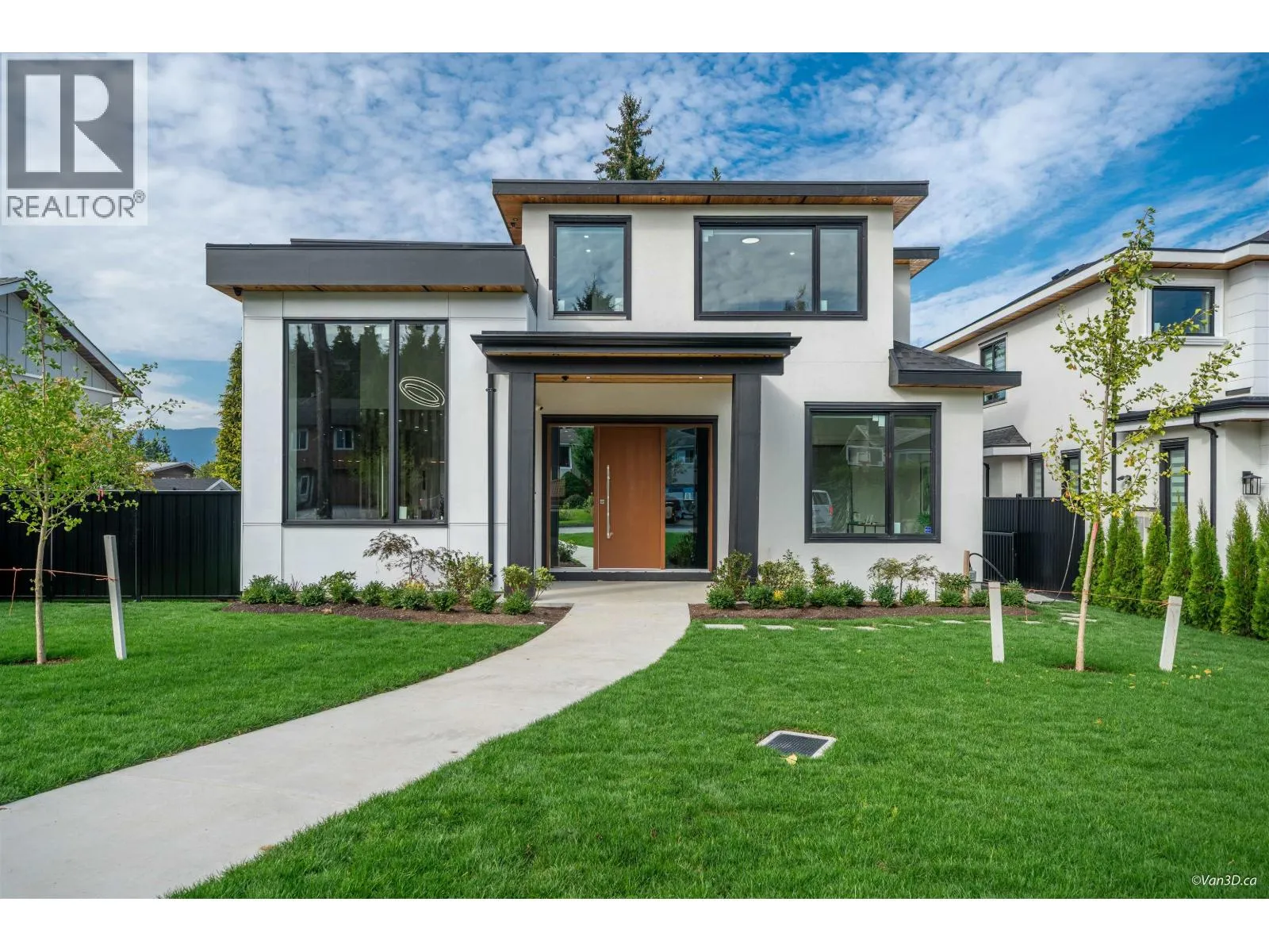 House for rent: 817 Cornell Avenue, Coquitlam, British Columbia V3J 2Z3