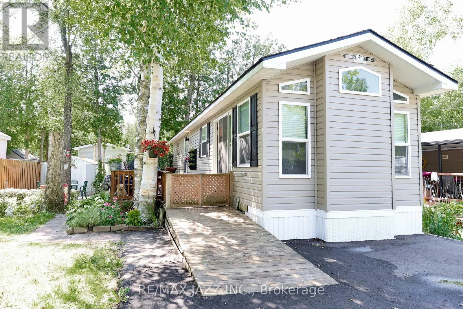 Mobile Home for rent: 819 - 225 Platten Boulevard, Scugog, Ontario L9L 1B4