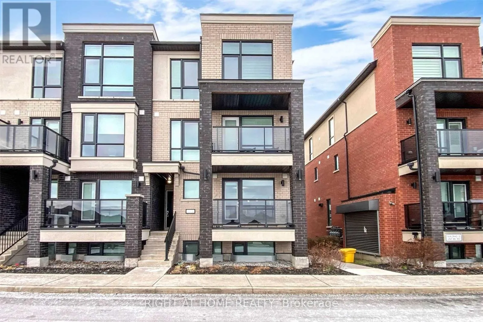 Row / Townhouse for rent: 82 - 100 Dufay Road, Brampton, Ontario L7A 4S3