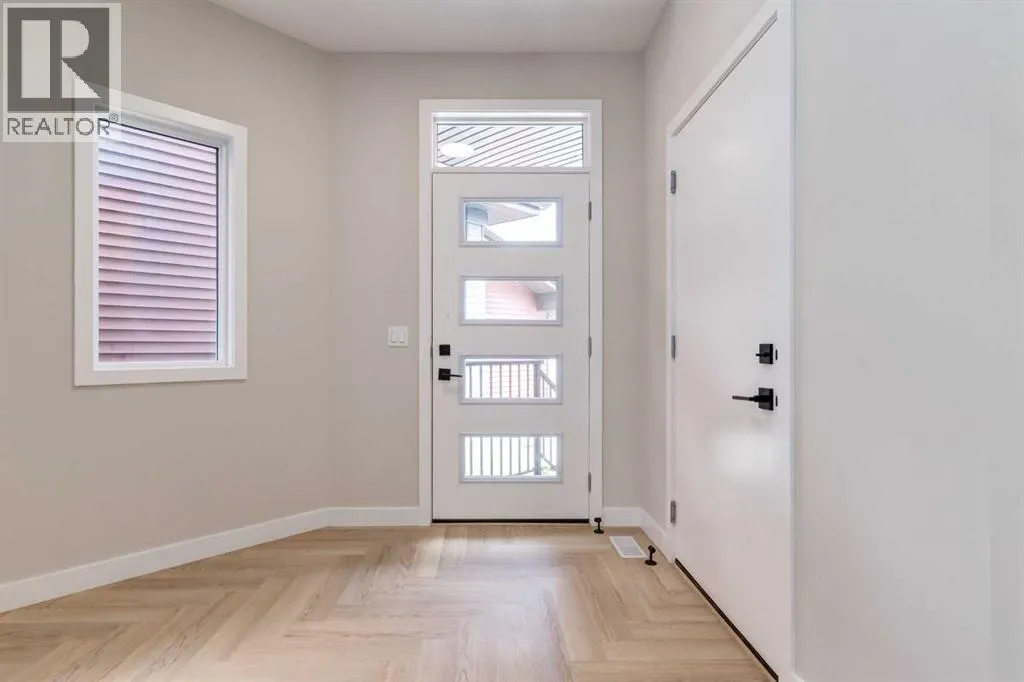 Duplex for rent: 82 Agate Road, Cochrane, Alberta T4C 3K1