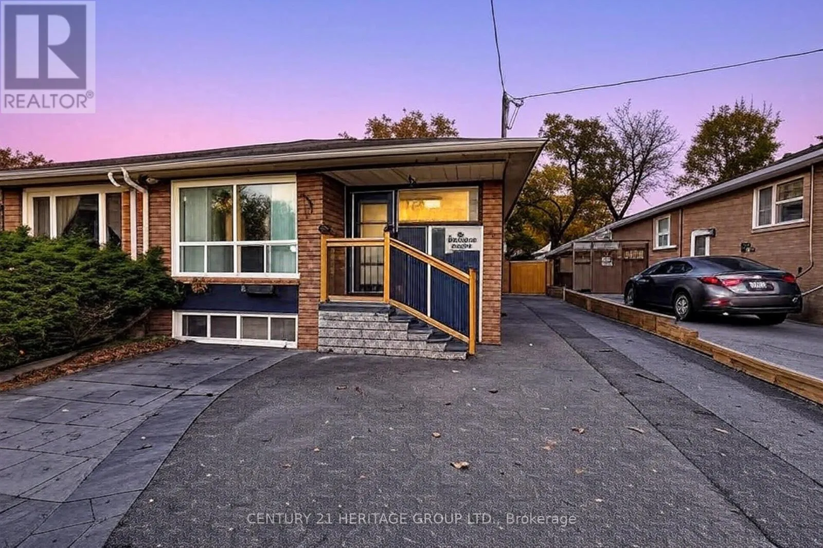 House for rent: 82 Harrison Drive, Newmarket, Ontario L3Y 4P4