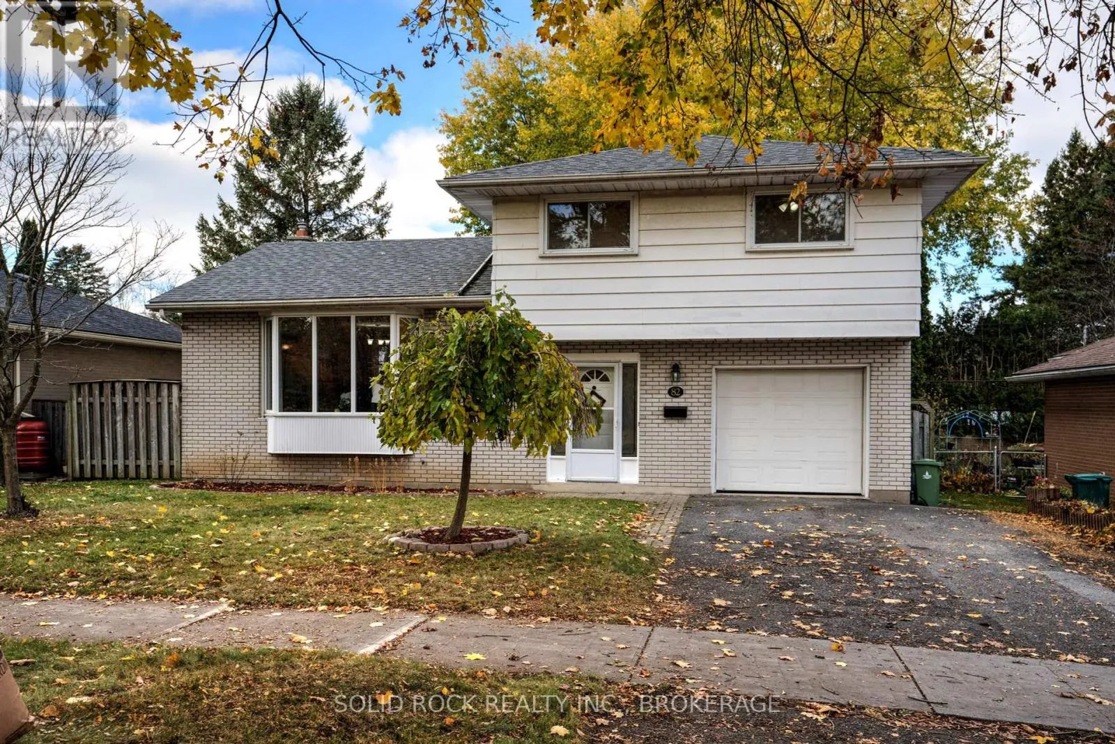 House for rent: 82 Queen Mary Road, Kingston, Ontario K7M 2A5