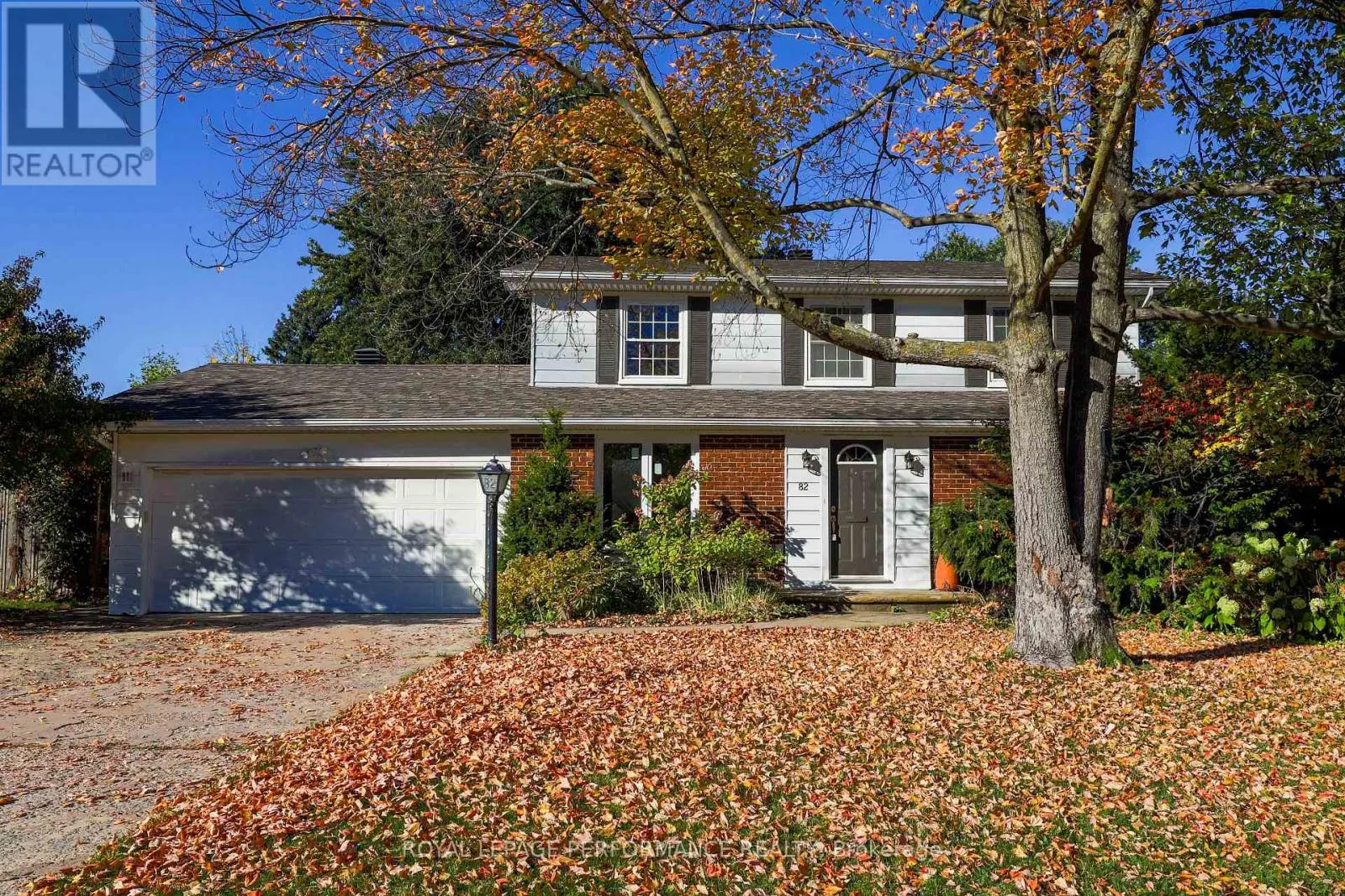 House for rent: 82 Queensline Drive, Ottawa, Ontario K2H 7J5