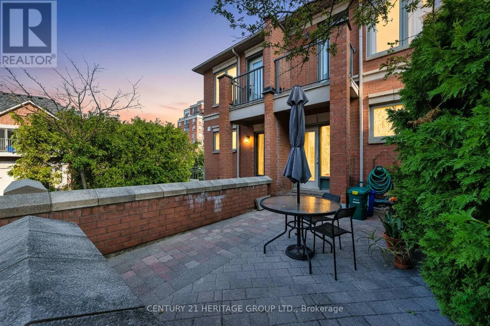 Row / Townhouse for rent: 82 Suncrest Boulevard, Markham, Ontario L3T 7Y1