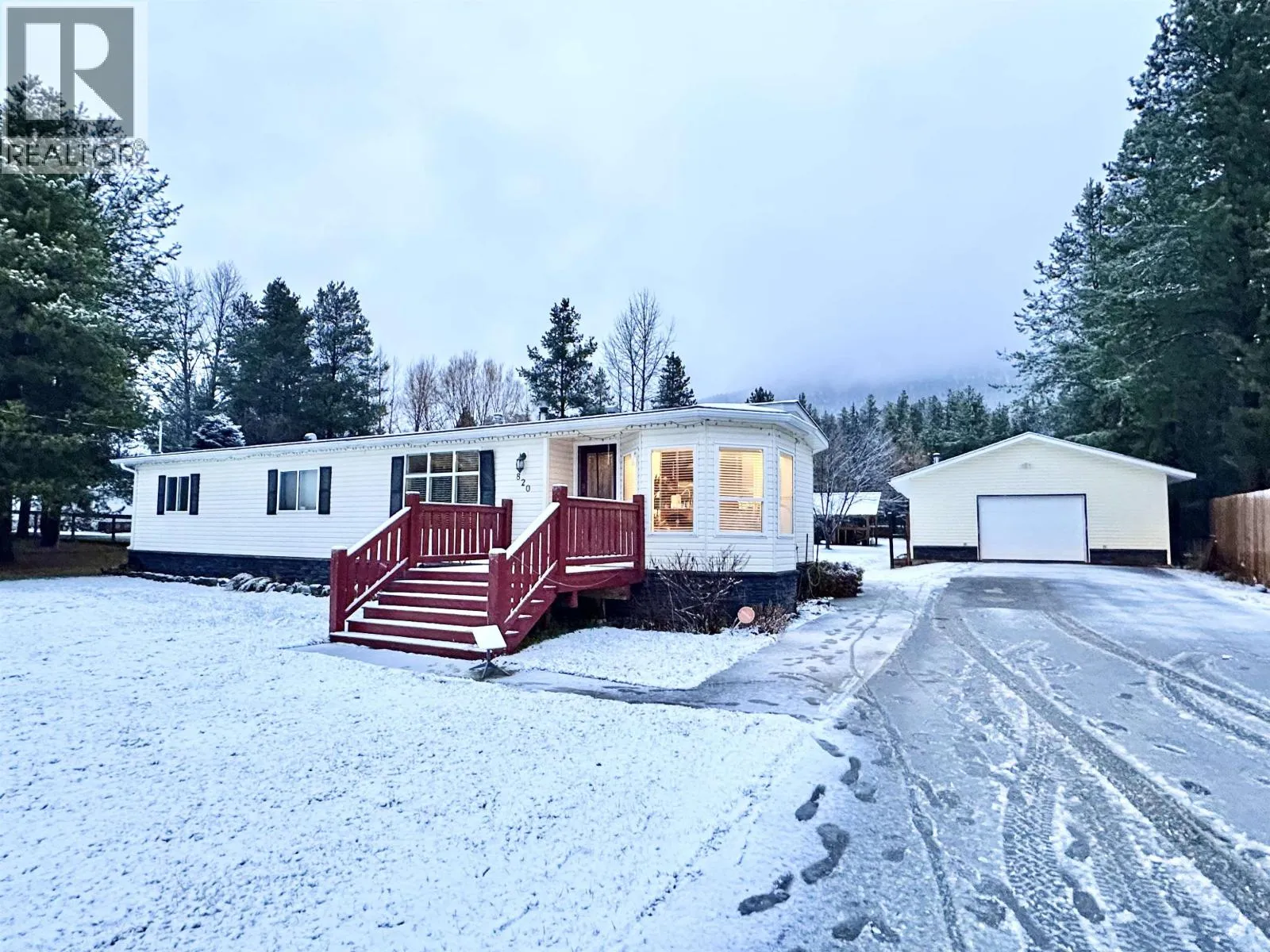 Manufactured Home/Mobile for rent: 820 Beaven Crescent, Valemount, British Columbia V0E 2Z0