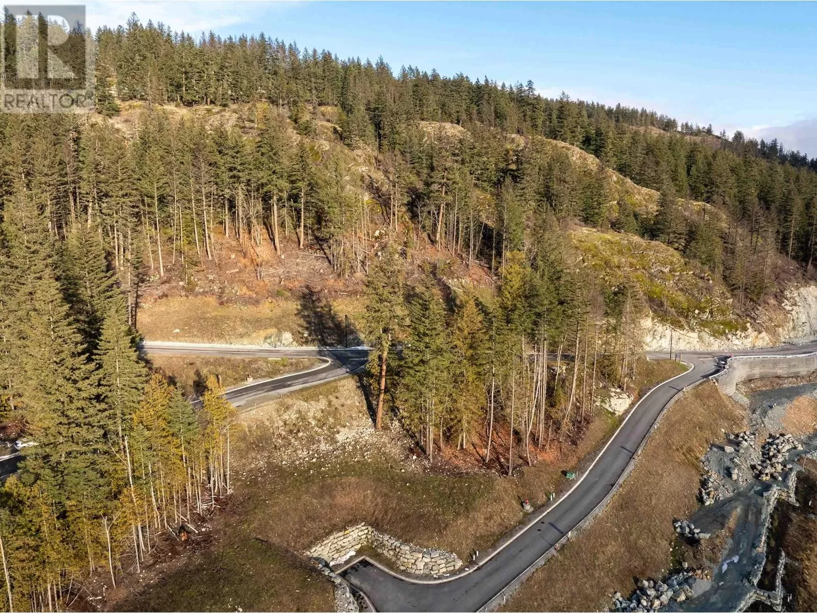 8200 Merlot Peak Drive, Pemberton, British Columbia V0N 2L0