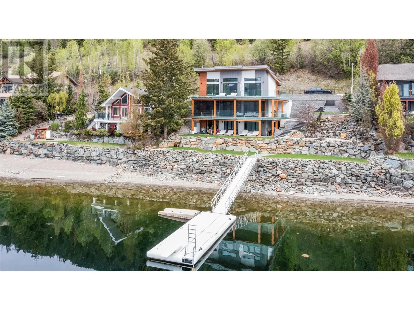 House for rent: 8200 Squilax Anglemont Road Unit# 6, Anglemont, British Columbia V0E 1M8