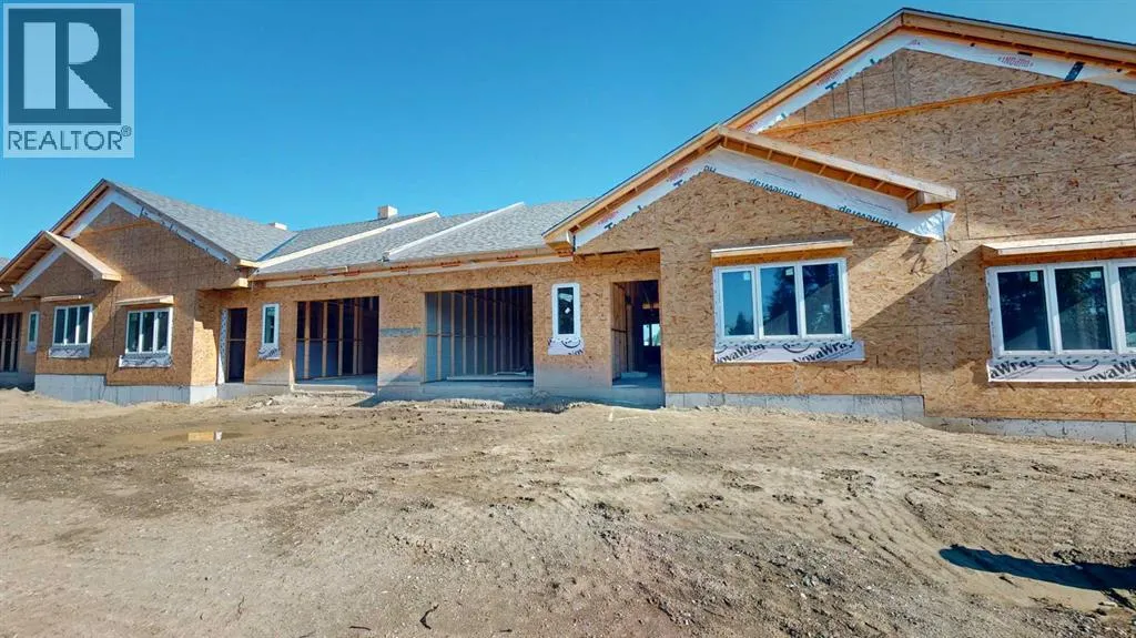 Row / Townhouse for rent: 821 7 Avenue W, Cardston, Alberta T0K 0K0