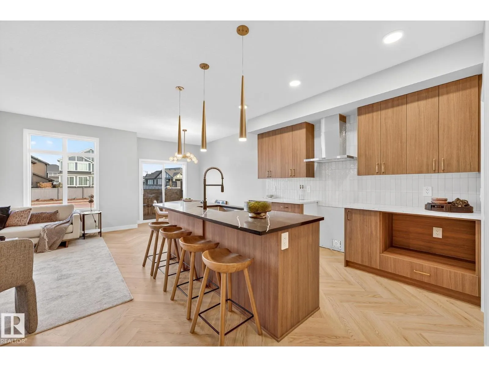 House for rent: 8221 Kiriak Lo Sw, Edmonton, Alberta T6W 5S2