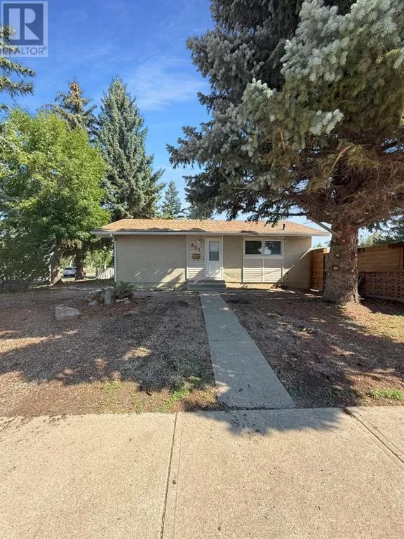 House for rent: 823 23 Street N, Lethbridge, Alberta T1H 3S9