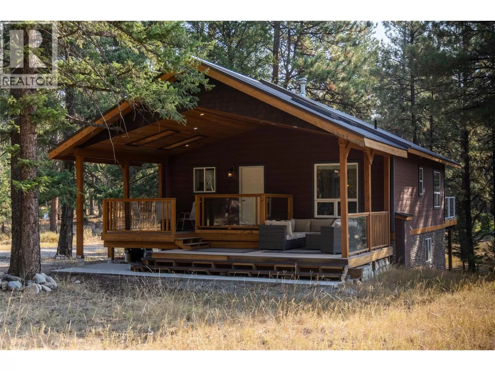 House for rent: 823 Waldo Road, Baynes Lake, British Columbia V0B 1T4