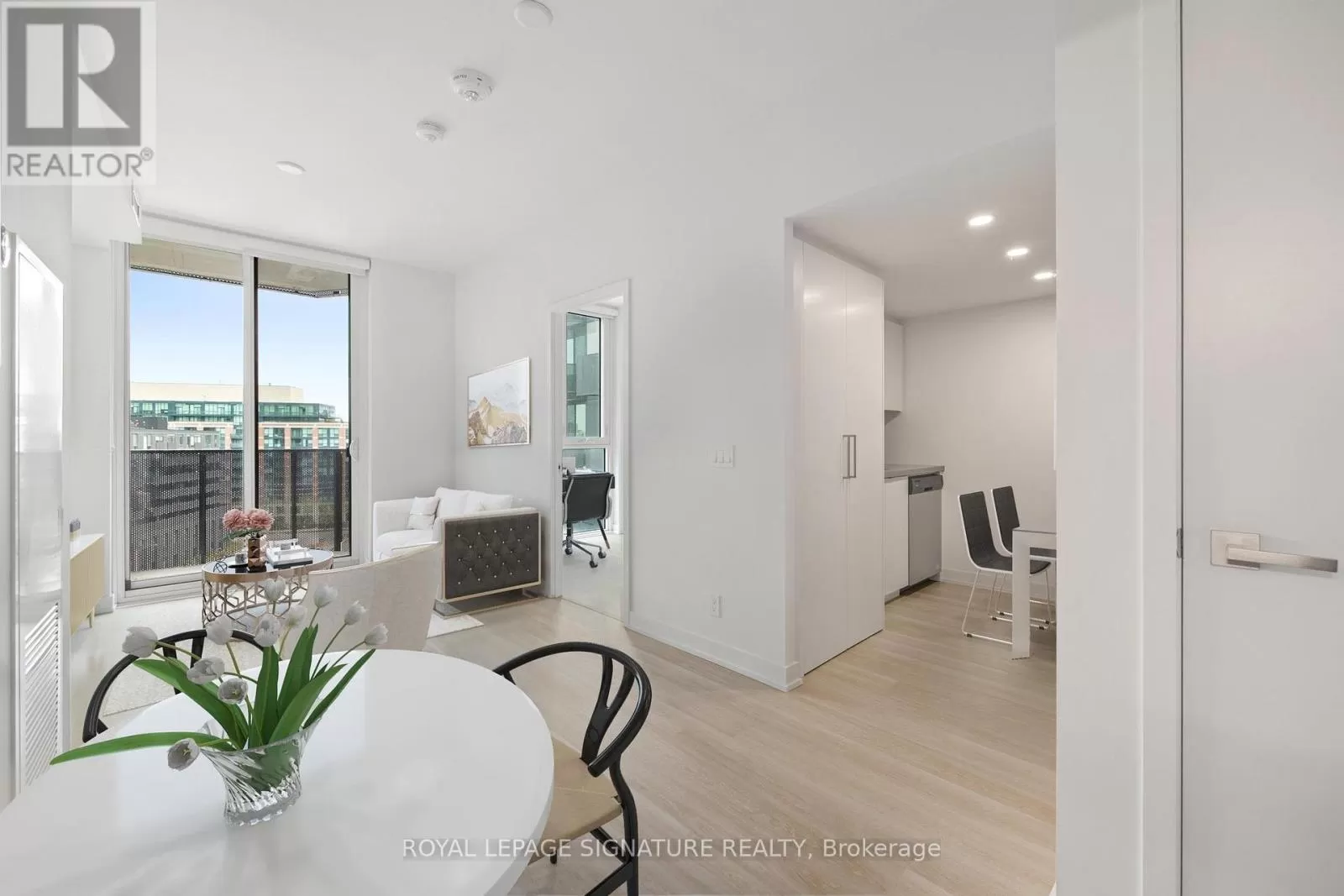 Apartment for rent: 824 - 30 Tretti Way, Toronto, Ontario M3H 0E3